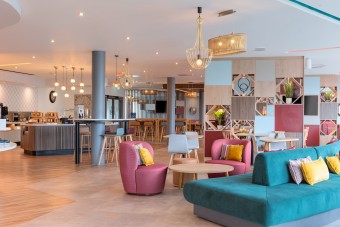 Hampton by Hilton Ashford International